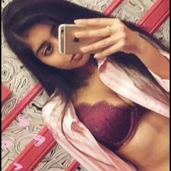 Dhaula Kuan Escorts